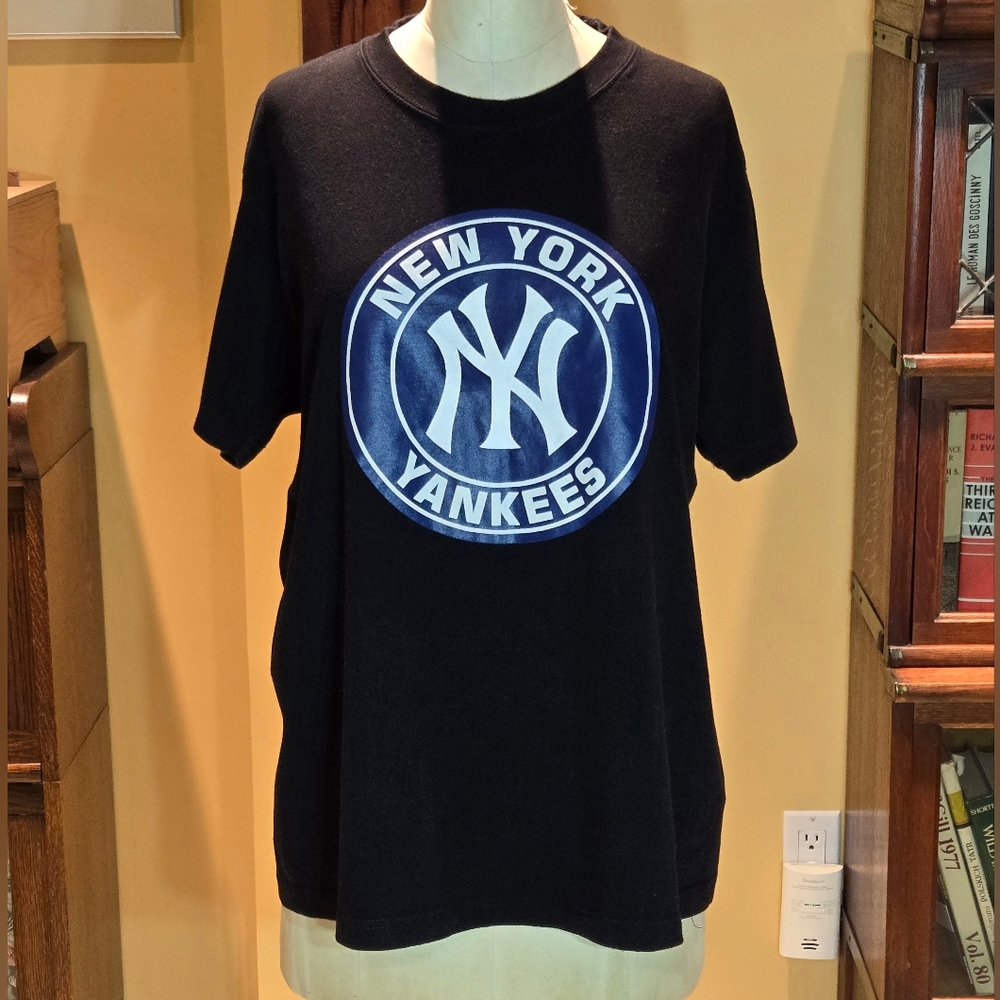 New York Yankees T-Shirt – short sleeves Black – 100% Cotton – Large for men